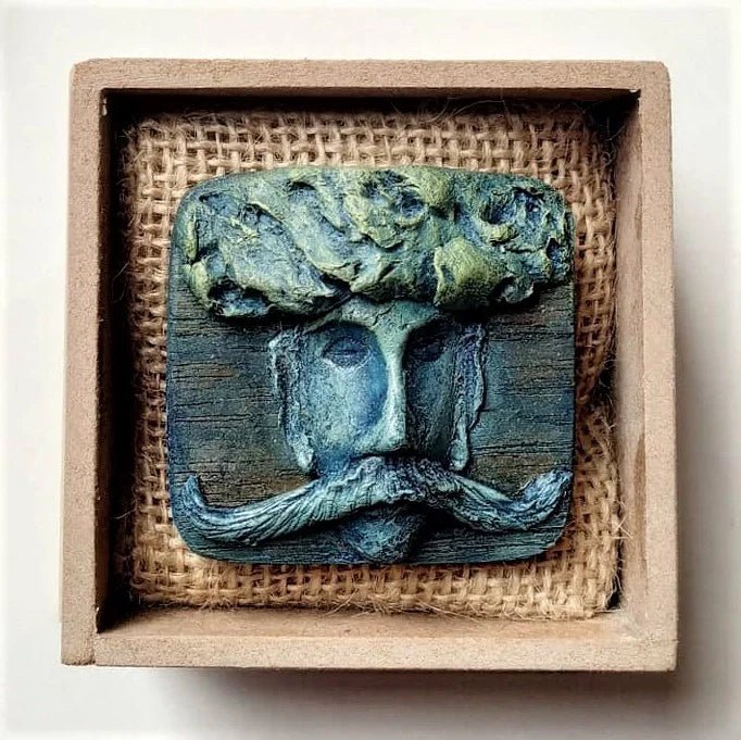 Handgemaakte vintage broche van papier-maché – Maldhari