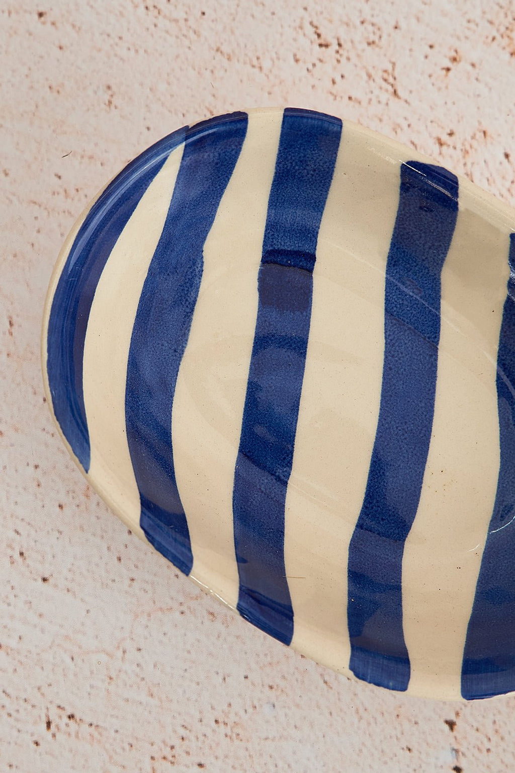 Serveerschaal | Blauwe streep handbeschilderd handgemaakt | Keramiek