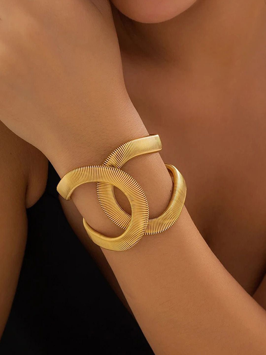 Vergulde manchetarmband – modeaccessoire – legering, schroefsluiting – enkele eenheid