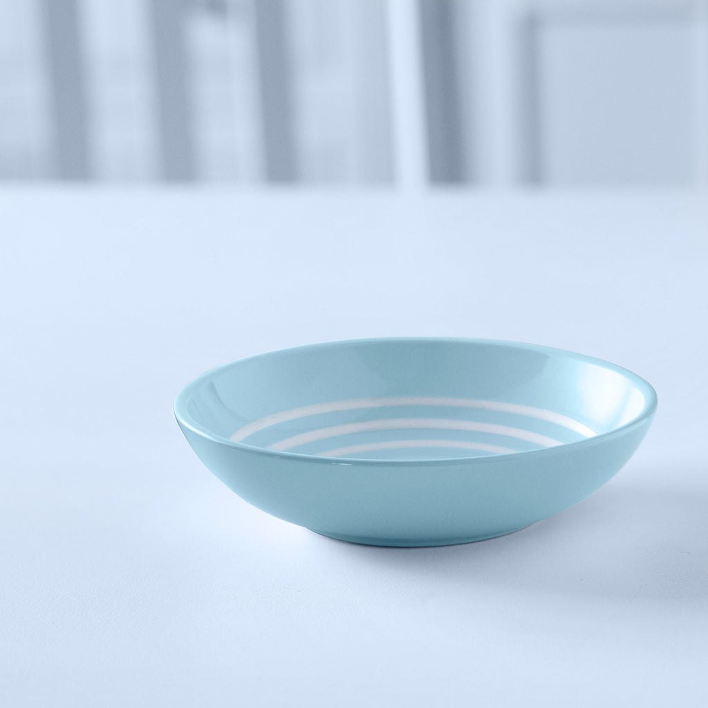 Blue Stripe Ceramic Bowl – Handgemaakte serveerschaal aan de kust voor soep, salade en ontbijtgranen
