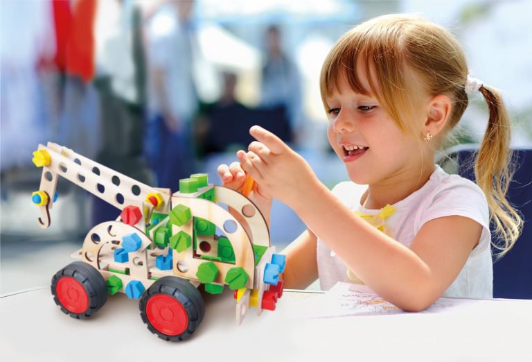 Constructieset Constructor Junior Takelwagen 3 in 1 van hout- 102 onderdelen