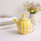 Gestreepte mok van steengoed - Theepot en bekerset, geel en wit