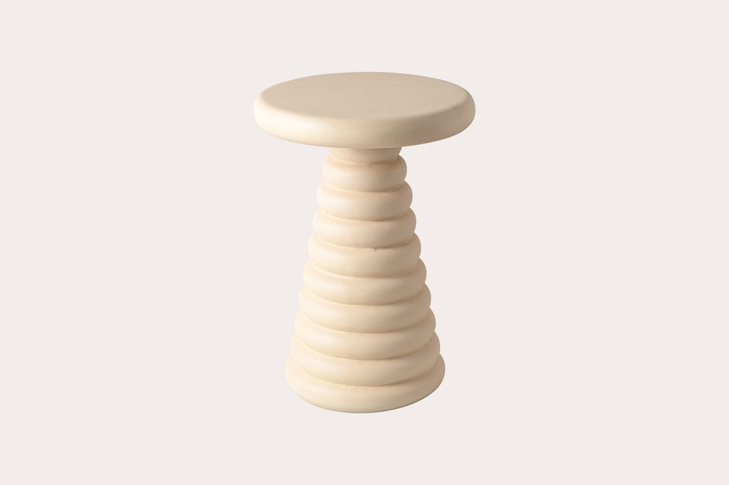 Beige gepoedercoate aluminium bijzettafel