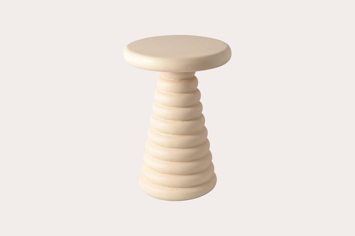 Beige gepoedercoate aluminium bijzettafel