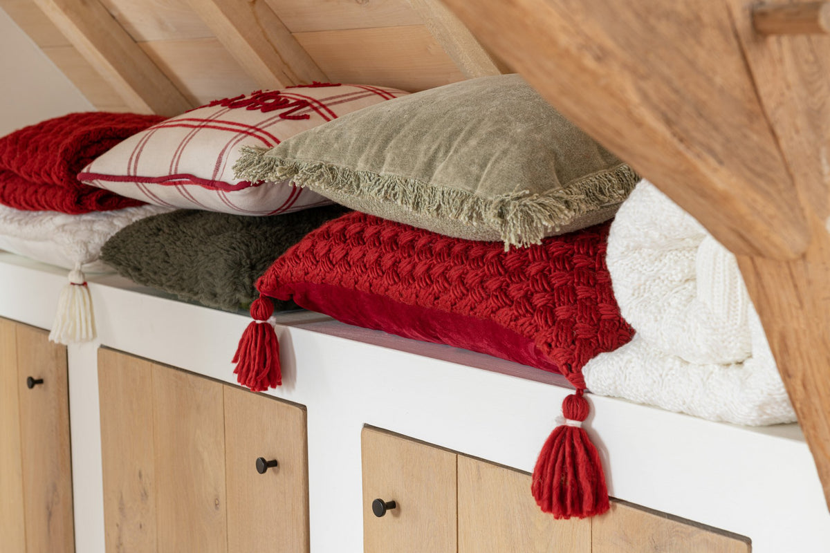 J-Line kussen Gehaakt Kwast Acryl - polyester - rood