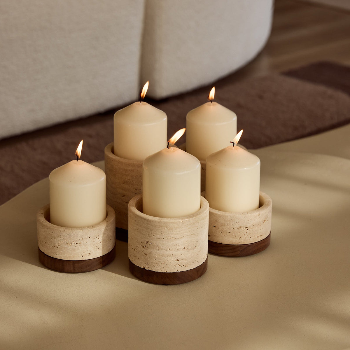 Travertine kaarshouder S Ø9,5x4cm incl. hout plateau