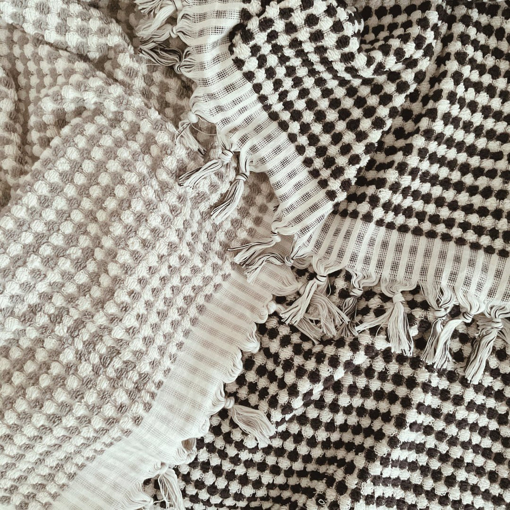 PomPom Handdoek Taupe