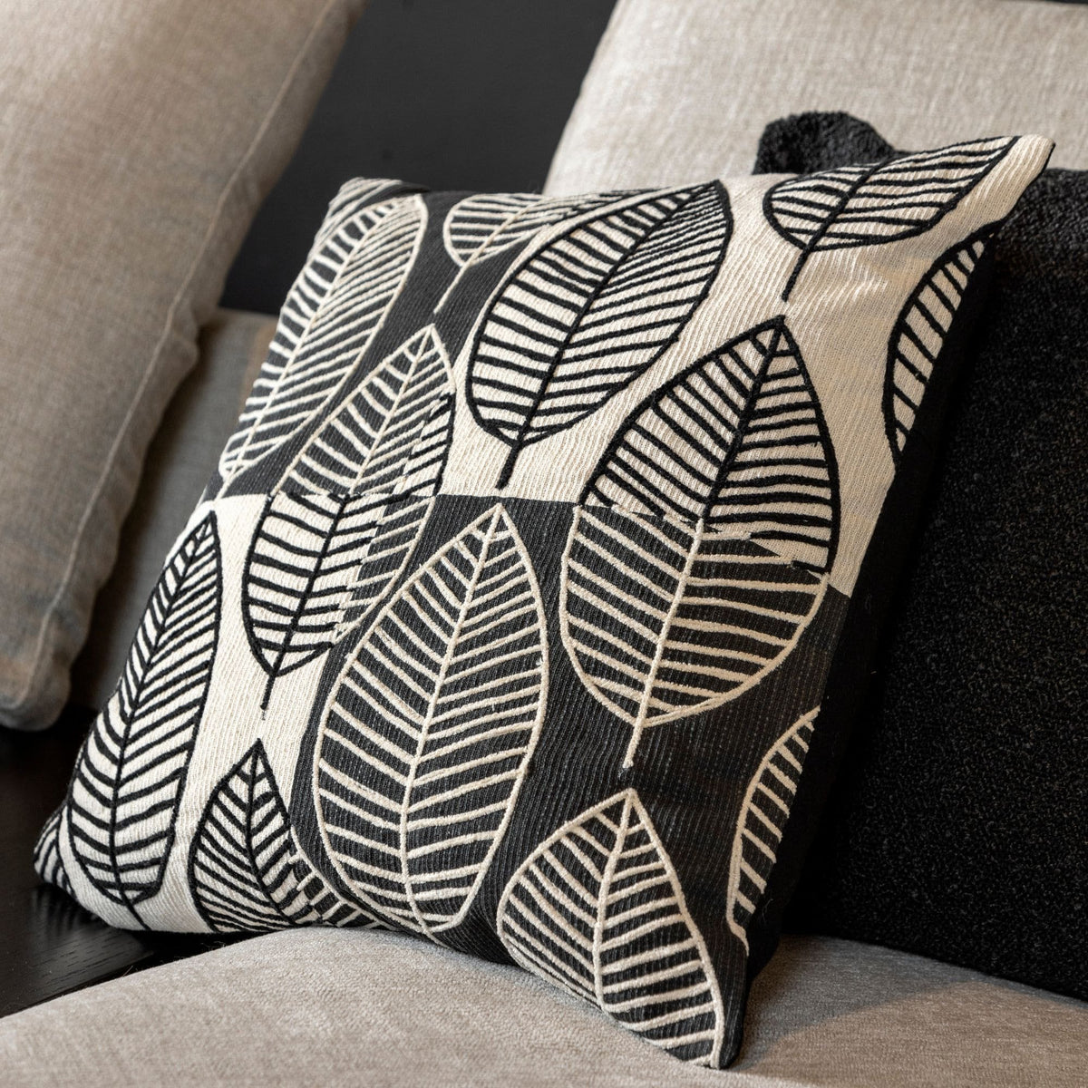 Nederlands decor dakota - kussen 45x45 cm - raaf - zwart