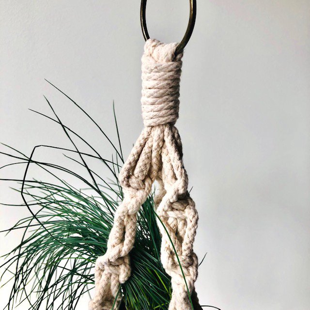 Luna-Leena plantenhanger mini - gebroken wit - set van 3 stuks - katoen macramé - L38cm - handgemaakt in Nepal