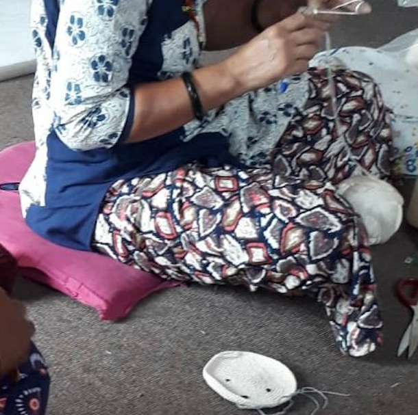 Luna-Leena Ice Bear cadeauhanger - gebroken wit - biologisch katoen - handgehaakt in Nepal