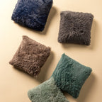 Dutch Decor Fluffy - Sierkussen 60x60 cm - Superzacht - XL kussen - Insignia Blauw - Blauw