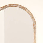 Halfronde wandspiegel in antiek wit mangohouten frame