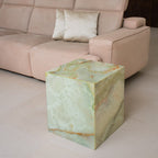 Tafel in lichtgroene onyx