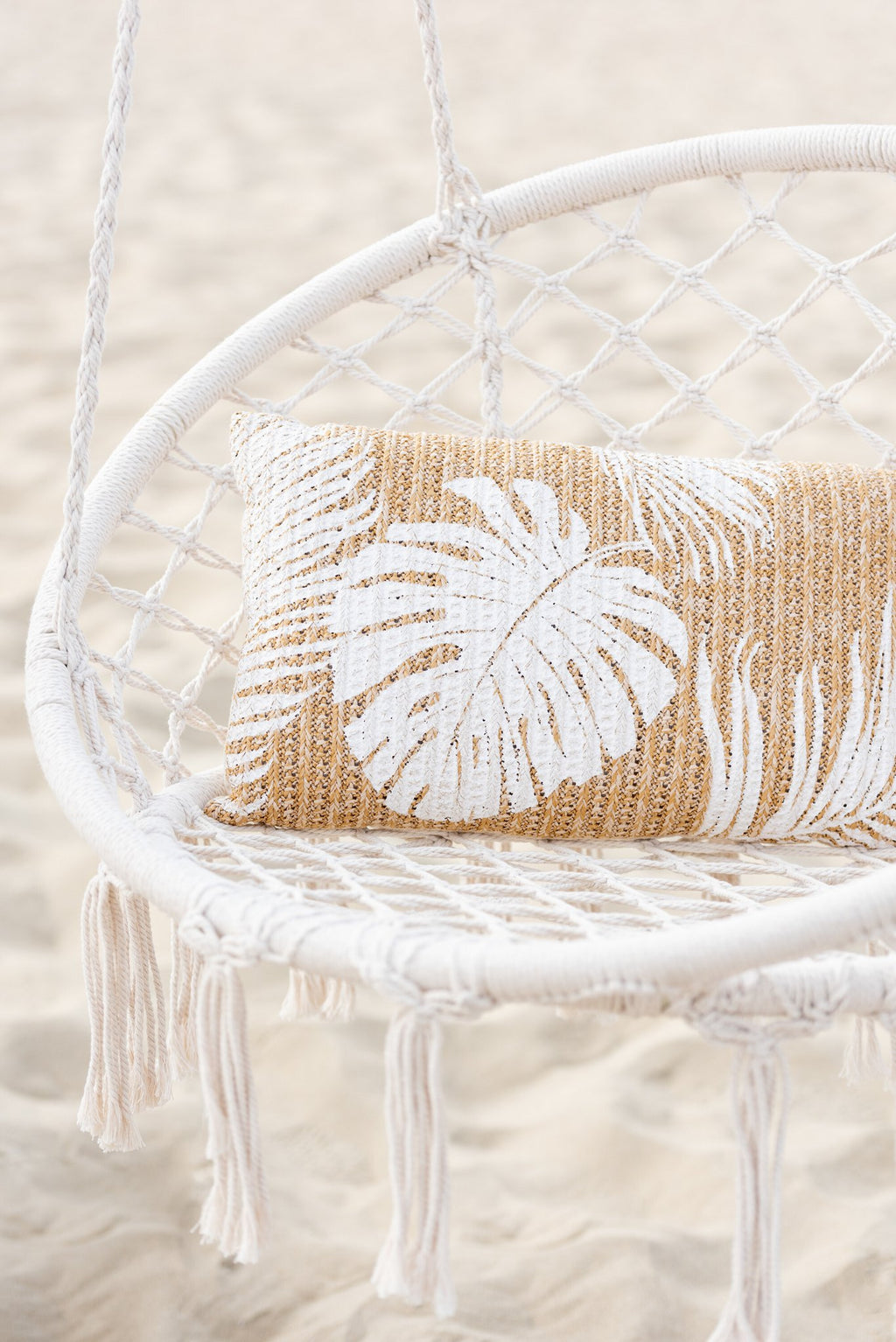 J-Line hangstoel Macramé + Kwastjes - polyester - beige