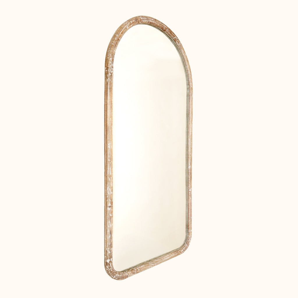 Halfronde wandspiegel in antiek wit mangohouten frame
