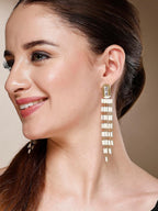 Eigentijdse witte oorbellen – mode-sieraden voor dames – vergulde afwerking – winkelvoorraad