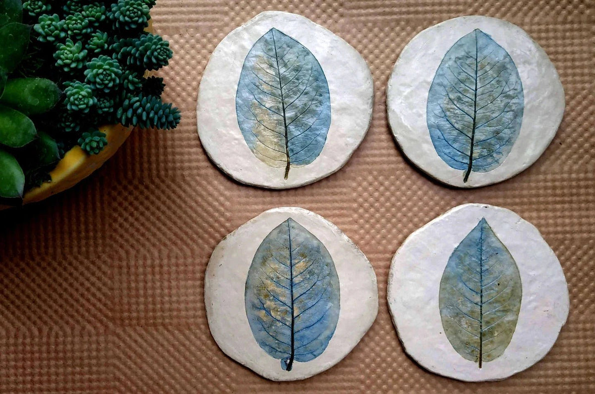 Amaltas Leaf onderzetters van papier-maché – Set van 4