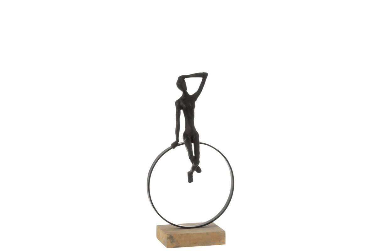 J-Line Vrouw Op Ring Voet Resin/Ijzer Zwart