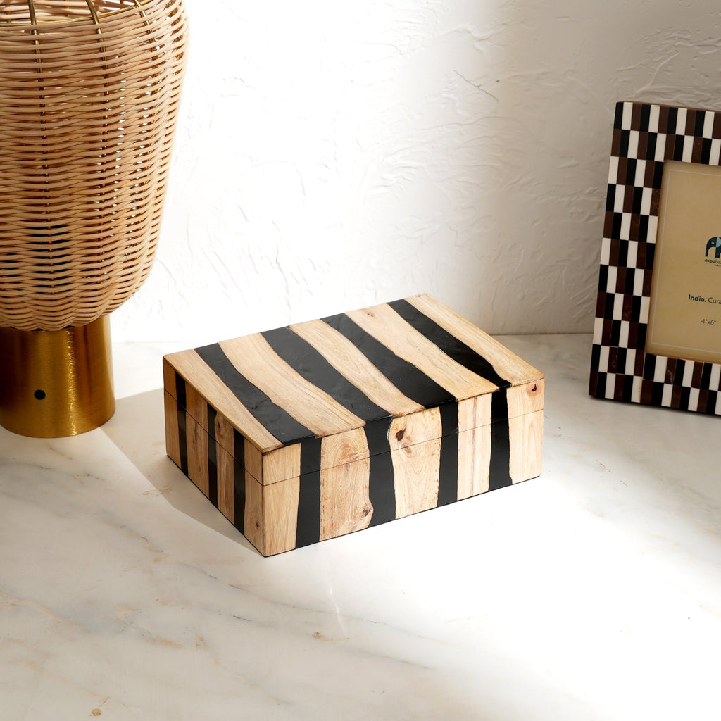Zwart gestreepte houten decoratieve doos
