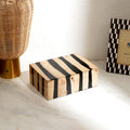 Zwart gestreepte houten decoratieve doos