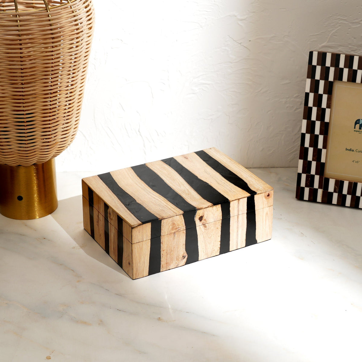 Zwart gestreepte houten decoratieve doos