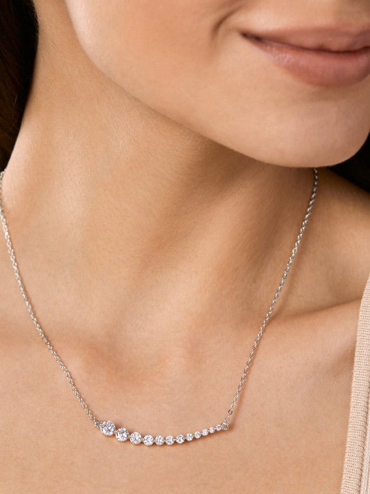 Ketting met kristallen accent – ​​modeaccessoire – constructie van messing met zilveren afwerking – veilige karabijnsluiting