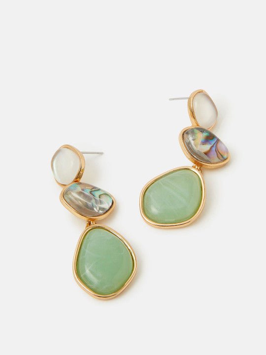 Abstracte hangende oorbellen – damesmodeaccessoires – parelmoer accenten – gouden afwerking