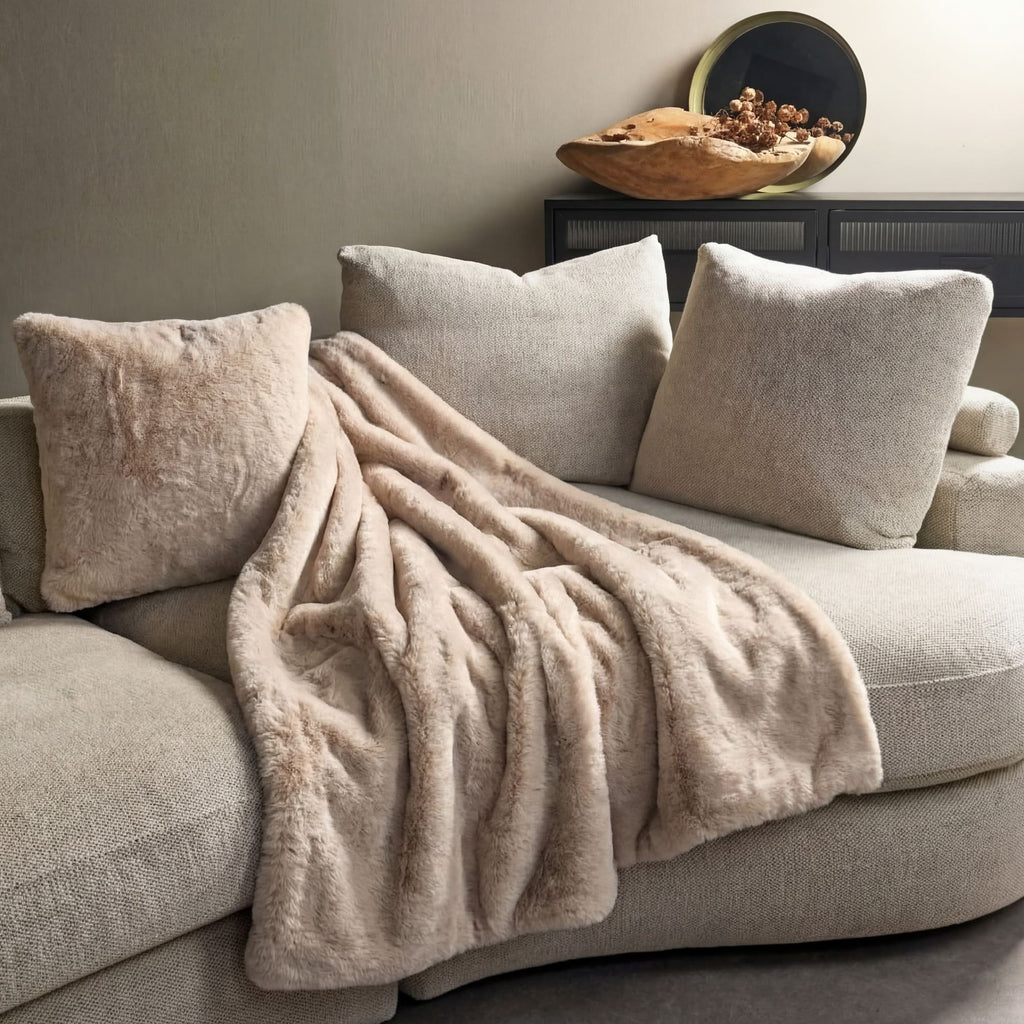 Dutch Decor Zinzi - Plaid 140x180 cm - Imitatiebont look - Puimsteen - Beige