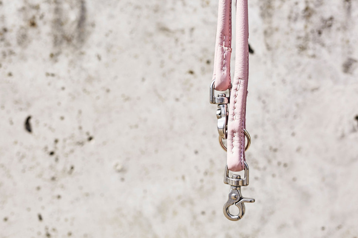 Laboni Amici – Rondgestikte leren riem