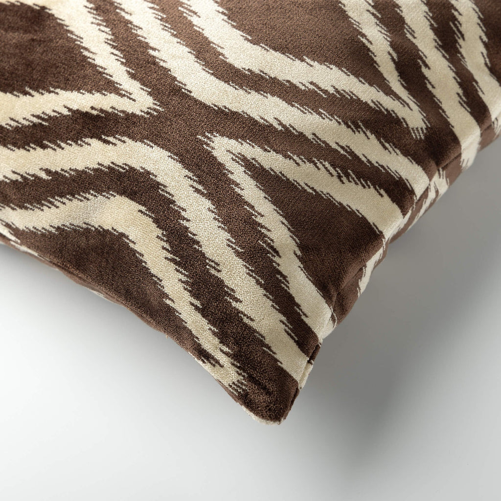 Amora | Cushion 45x45 cm | Chocolade Martini | Bruin | Hoii | met duurzame kussenvulling