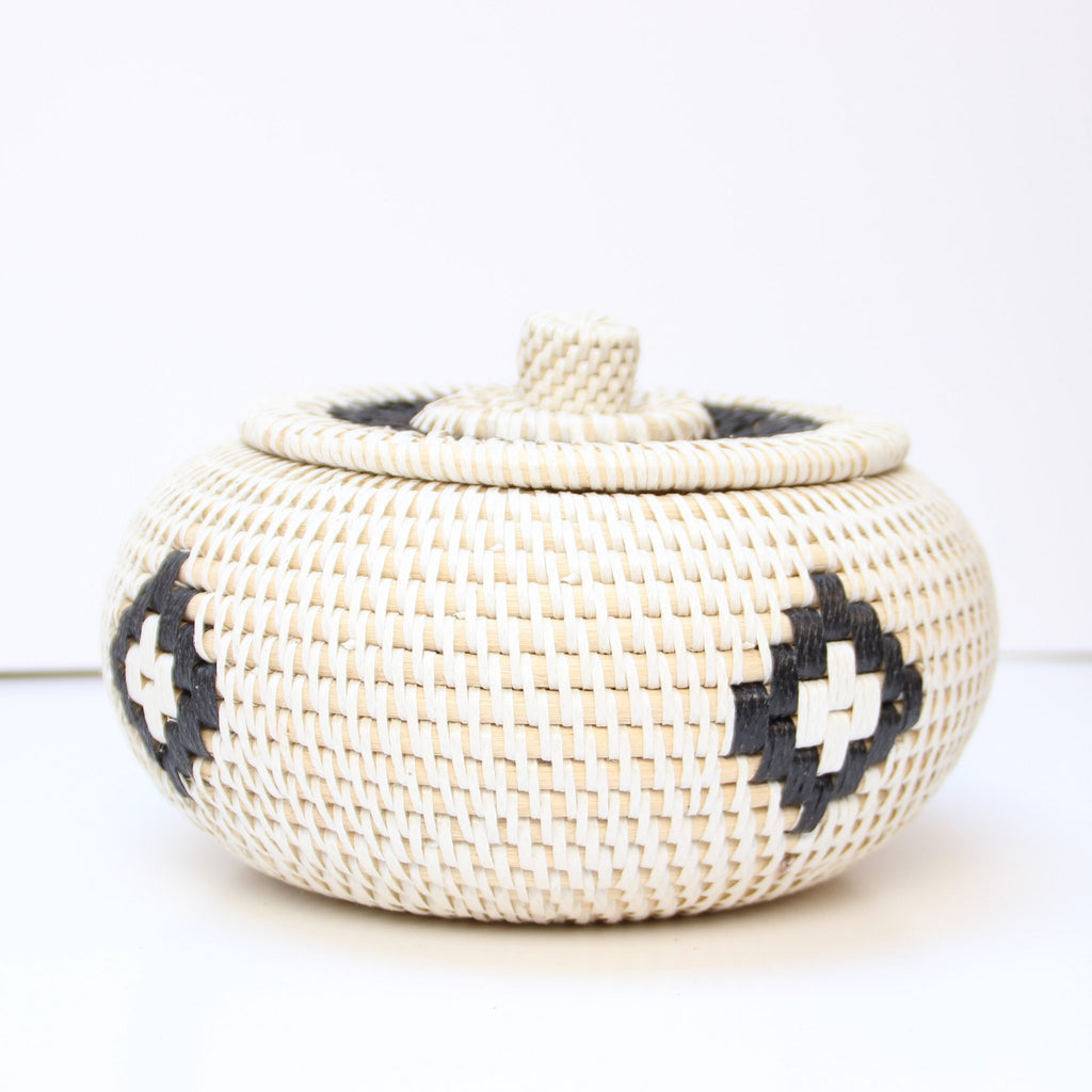 Rotan Etnische Witte Kom met Deksel