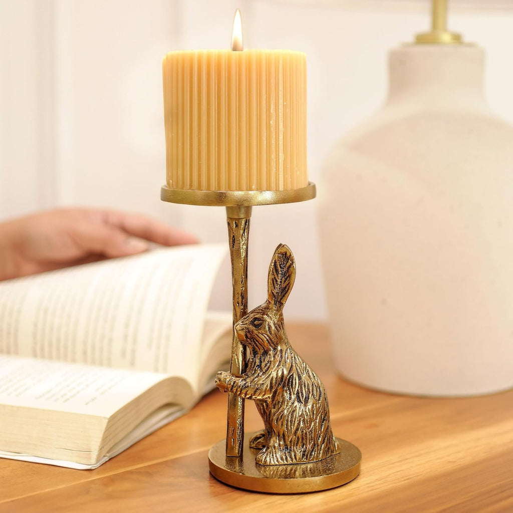 Staande kaarshouder – aluminium konijnbeeldje – gouden afwerking, 16 cm