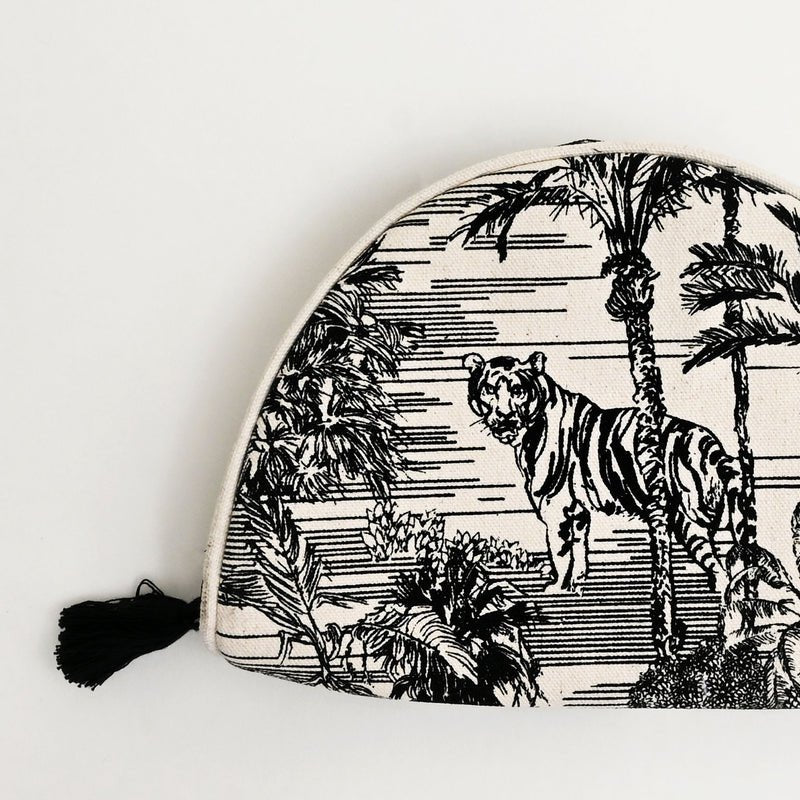 Canvas buideltas met jungleprint – milieuvriendelijke cosmetica- en toilettas (23 x 6 x 14 cm)