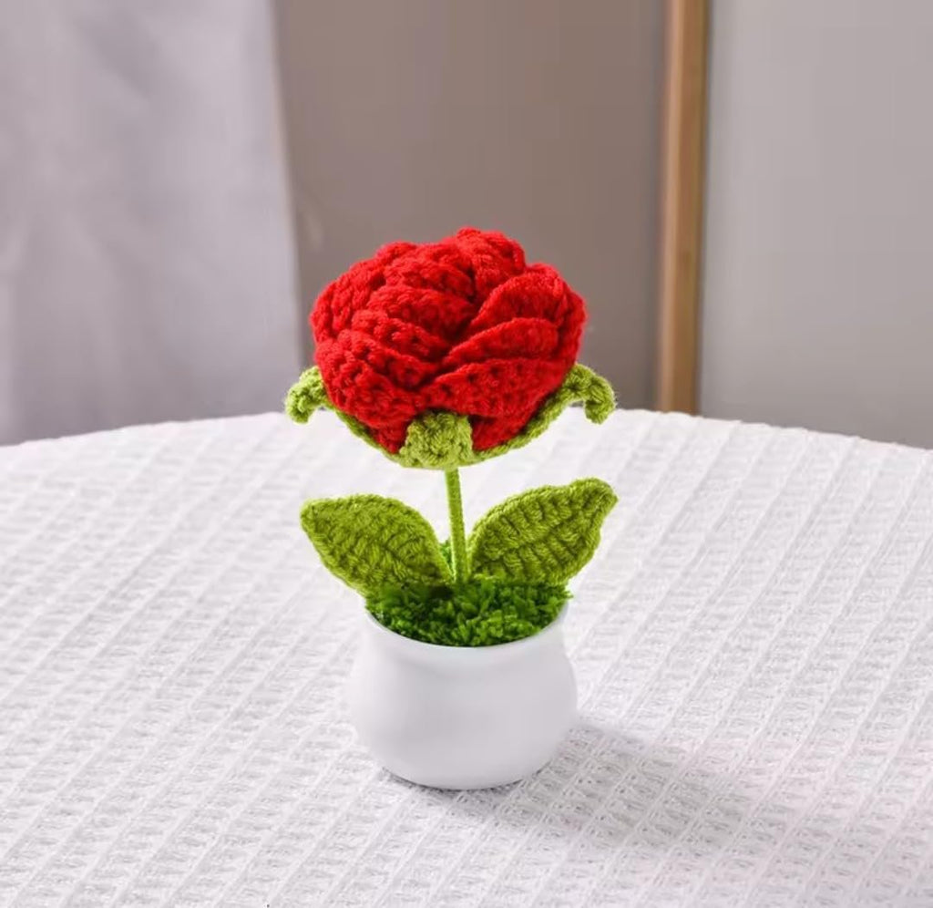 Gehaakte rozenplant in pot – bureau- en plankdecoratie – handgemaakt textiel – enkele eenheid