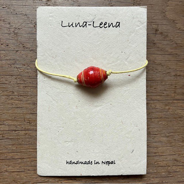 Luna -Leena Bracelet Oval Red - één maat volwassen - gemaakt van bestaande armbanden van Nepal
