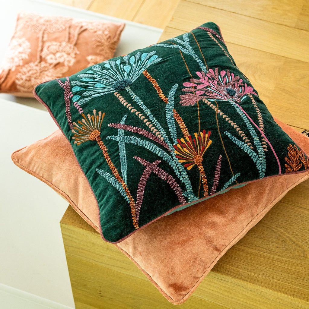 Yvette | Kussen | 45x45 cm bergaanzicht | Groen | Hoii | Met luxe binnenkussen