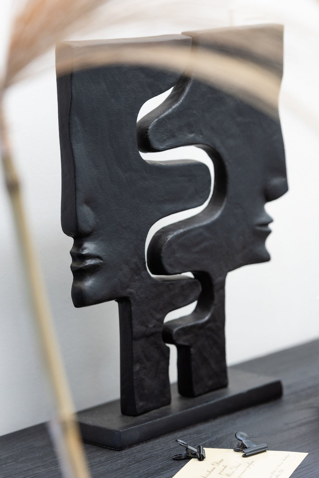 J-Line Figuur Gezichten Op Voet Aluminium