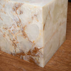 Tafel van witte onyx