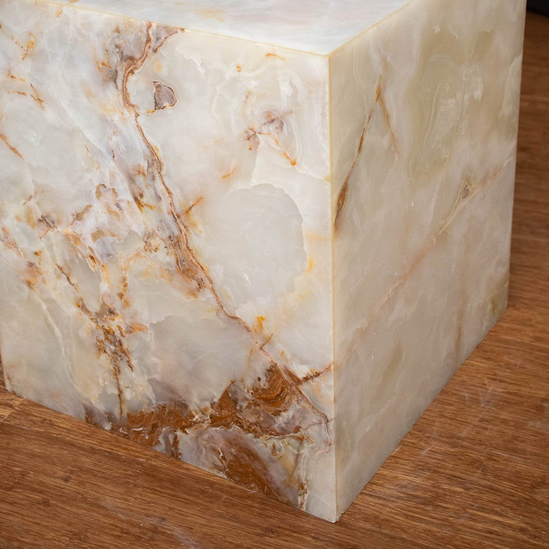 Tafel van witte onyx