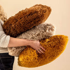 Nederlands Decor Fluffy - Cushion 45x45 cm - Super Soft - Solid Color - Tabak Bruin - Bruin