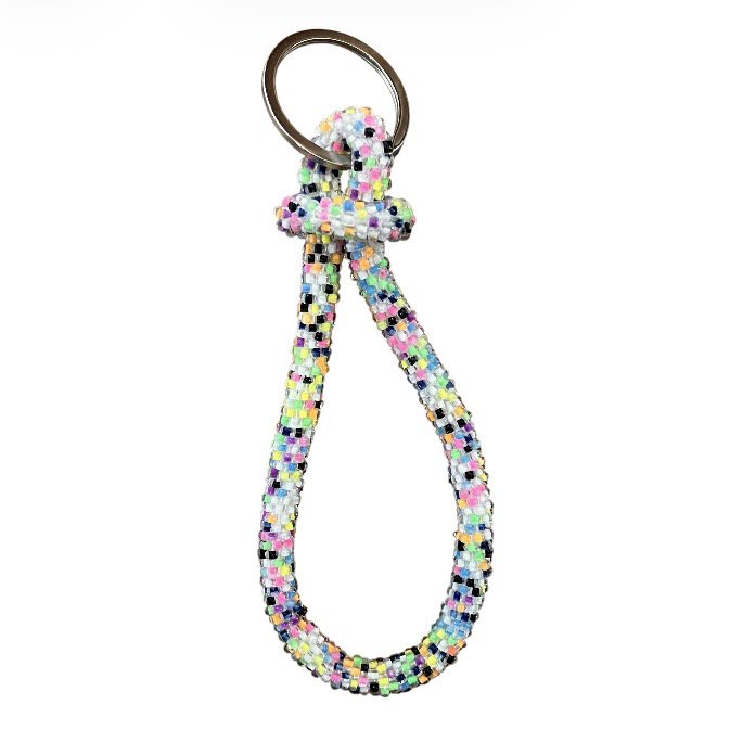 Luna-Leena kralenarmband sleutelhanger rol 'fluor' - multi glaskralen - volwassen - hand gehaakt in Nepal