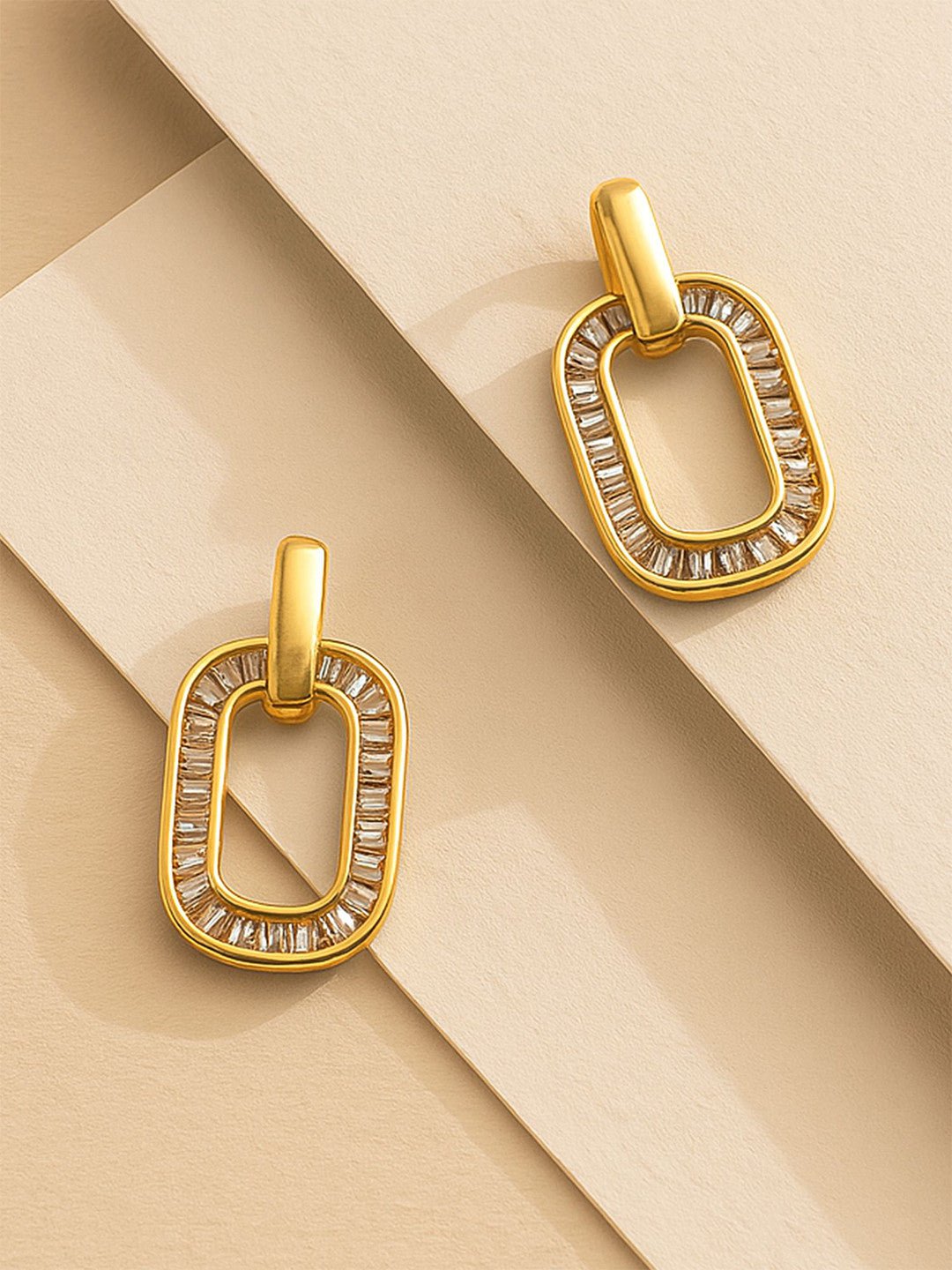 Vergulde Amerikaanse diamanten studs – vierkante oorbellen – AD verfraaid – 1,9 x 1,1 cm