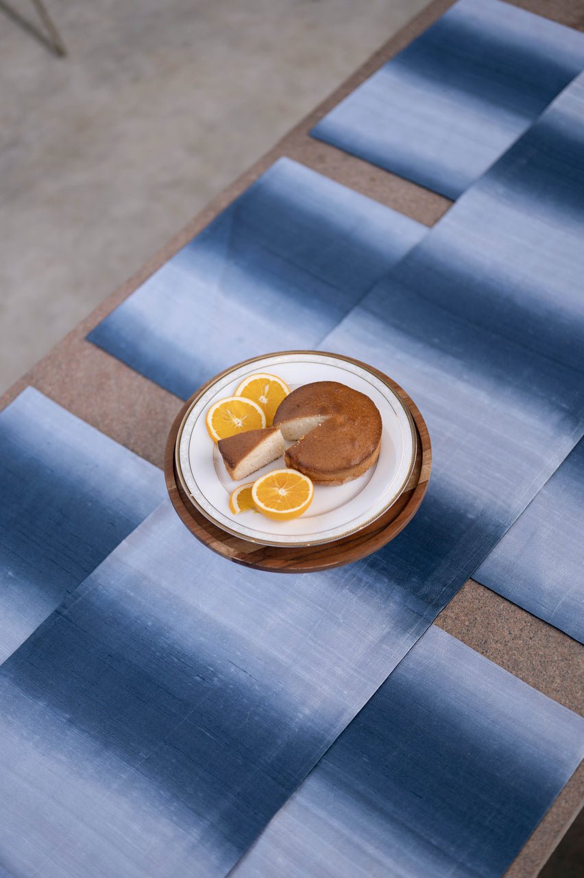 Handgeverfde Dupion zijden tafelloper met gradatie - Set van 8 placemats