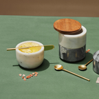Marmeren botervloot met gouden mes