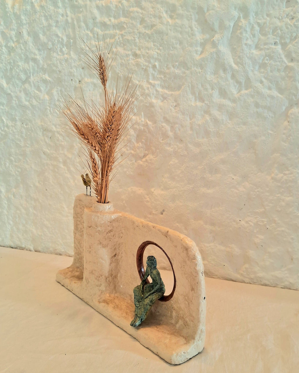 Sculpturale vaas van papier-maché