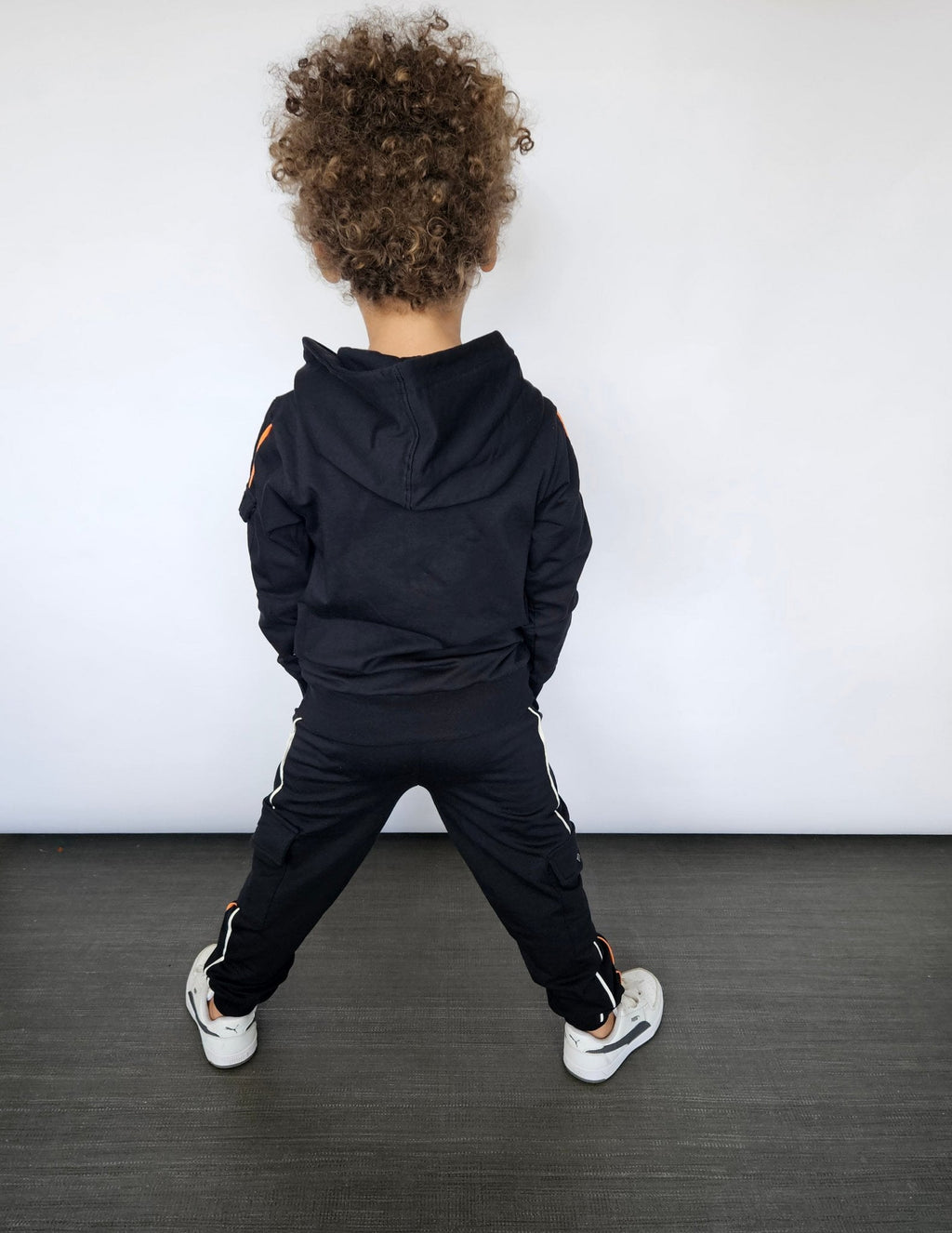 LewyLou NO4 Hoodie met oranje streep