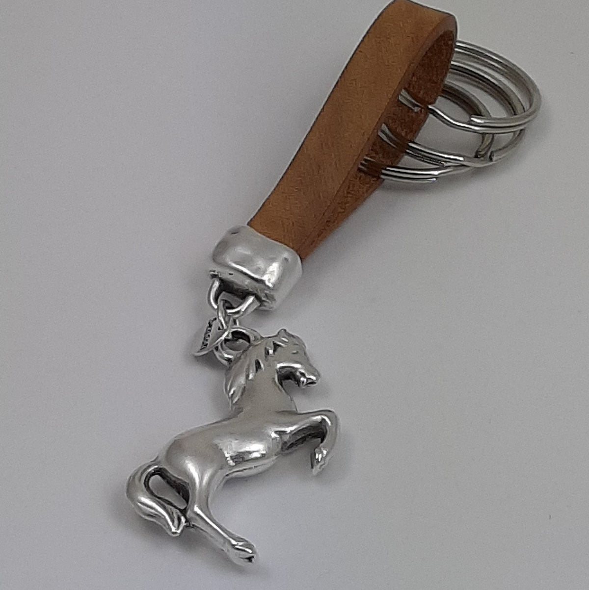 Leren sleutelhanger I love Horses cognac
