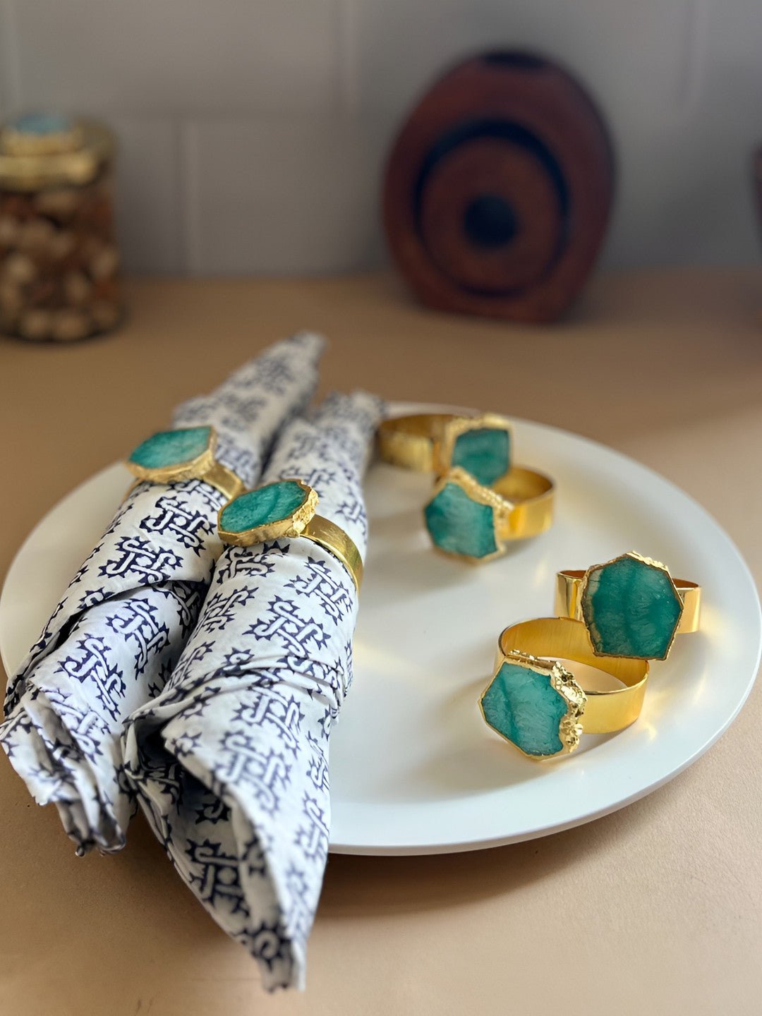 Servetringen van kristalagaat – eettafelaccessoire – metaal, blauw en goudkleurig – 6-delige set