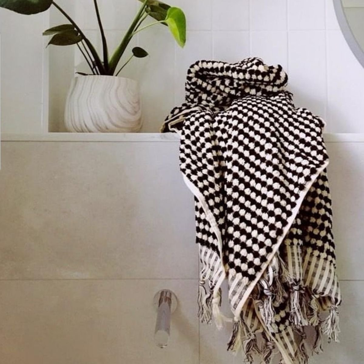 PomPom Handdoek Black