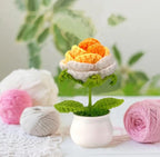 Ingemaakte gebreide bloemensculptuur – decoratief accent – ​​wollen garen – enkele eenheid